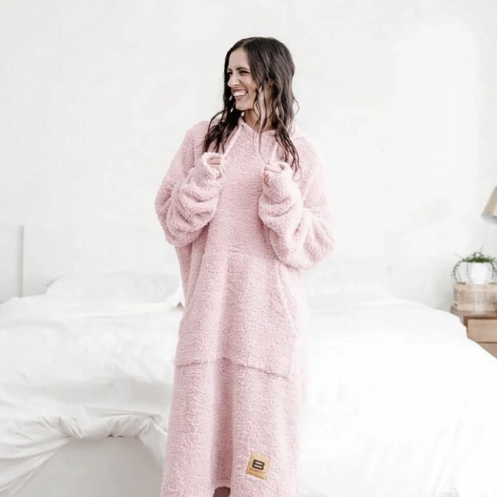 Big Blanket Hoodie Blush Color One Size Brand New with Travel Sack - Picture 3 of 3